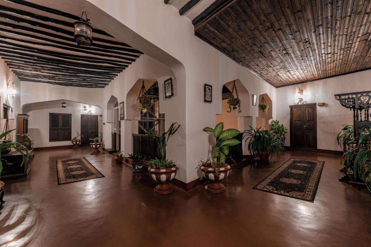Dhow Palace Hotel