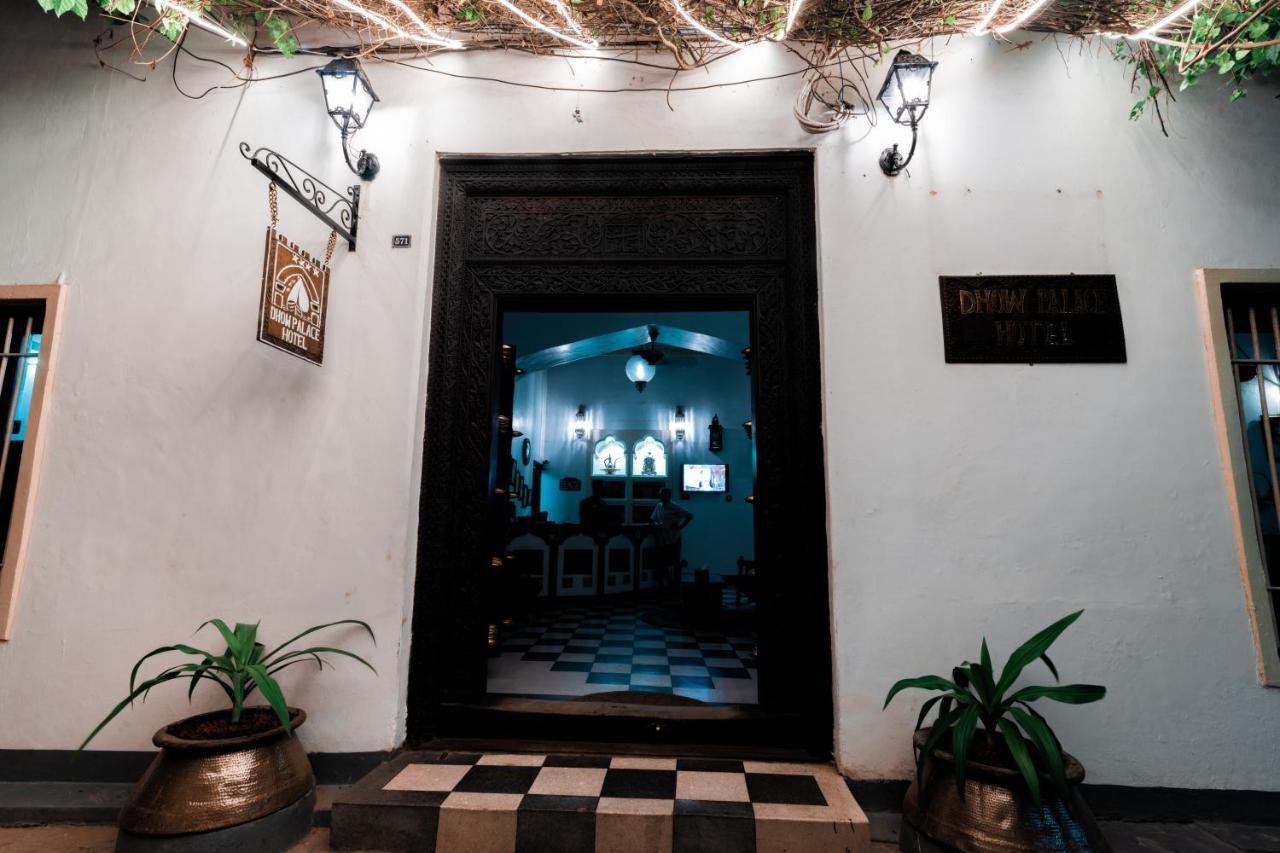 Dhow Palace Hotel 4*