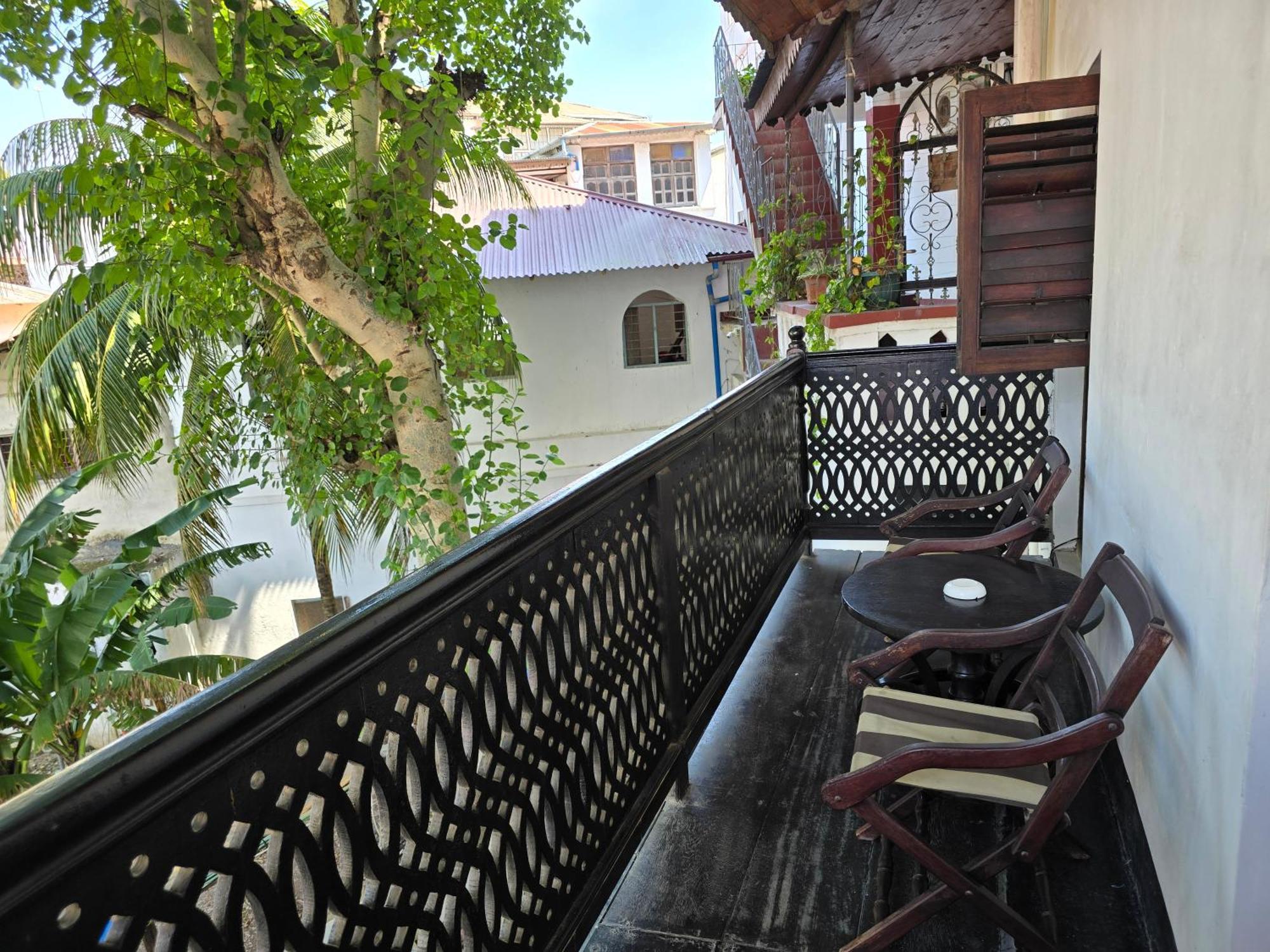 Dhow Palace