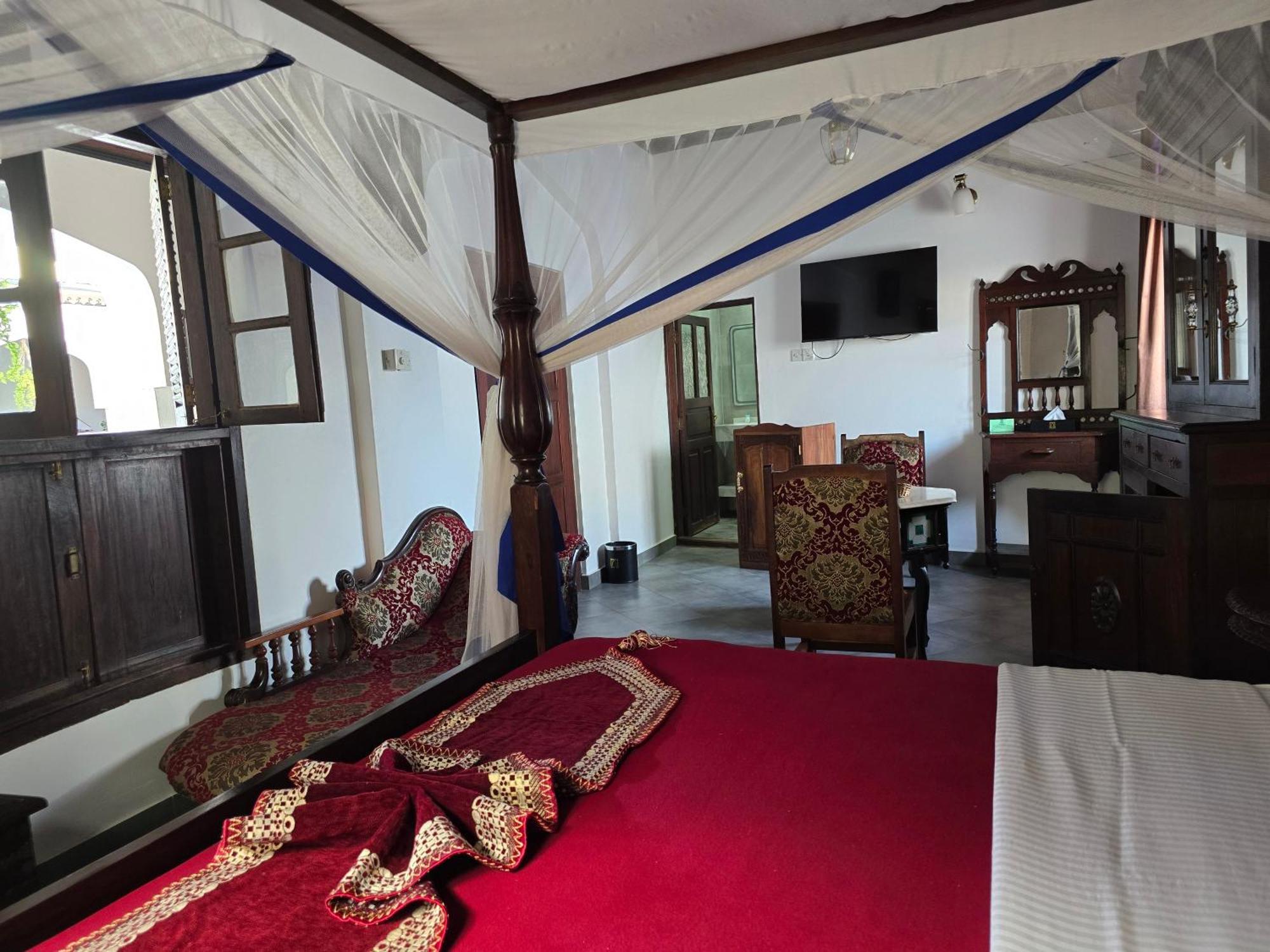 Hotel Dhow Palace